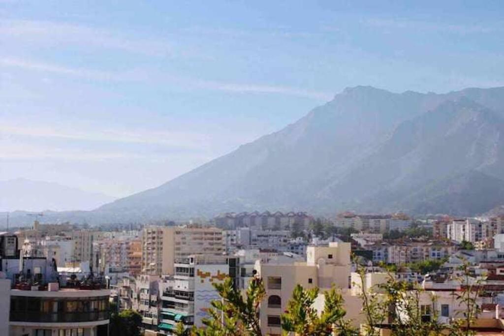 Large Modern Beach Front Apartment, Rooftop Pool!! Marbella Bagian luar foto