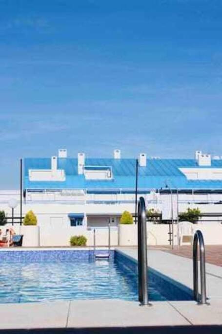 Large Modern Beach Front Apartment, Rooftop Pool!! Marbella Bagian luar foto
