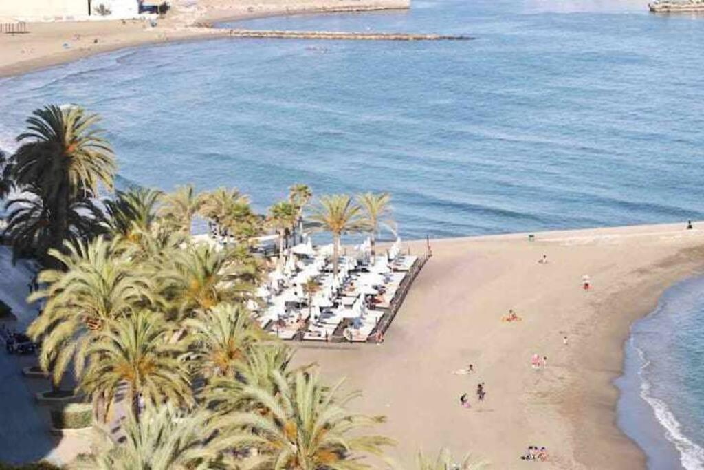 Large Modern Beach Front Apartment, Rooftop Pool!! Marbella Bagian luar foto