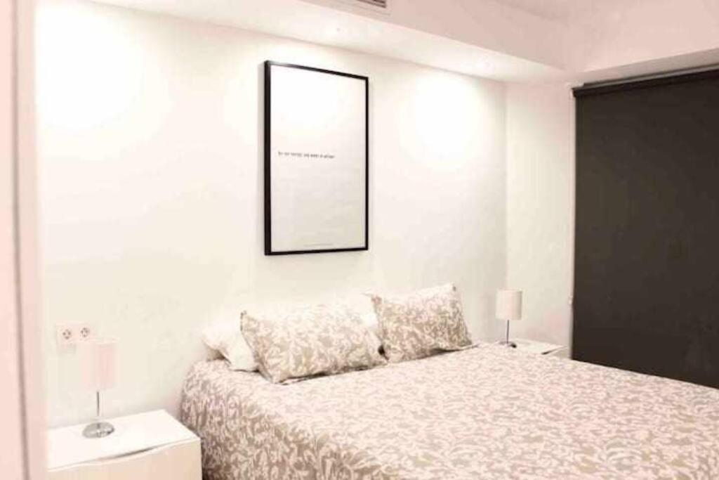 Large Modern Beach Front Apartment, Rooftop Pool!! Marbella Bagian luar foto
